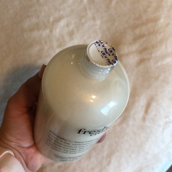 Unopened shampoo, shower gel, bubble bath. - Picture 4 of 5